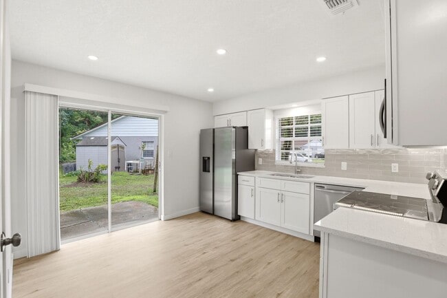 Photo - Stunning Remodeled 3BR Duplex in Oviedo with Modern Upgrades Unit 1119