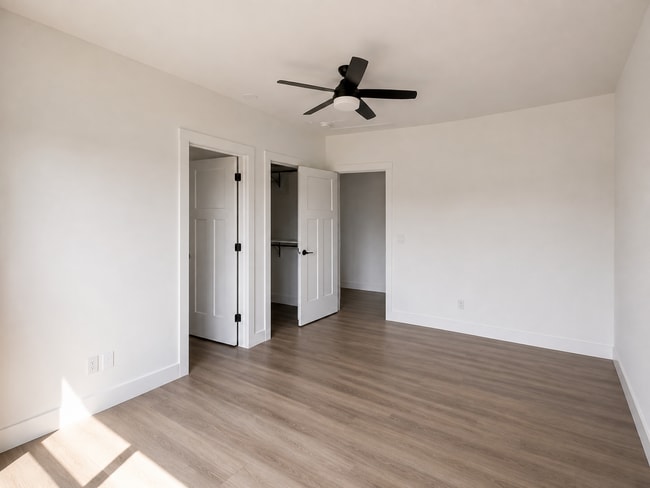 Photo - 6306-6308 Decker Lane Unidad 6308