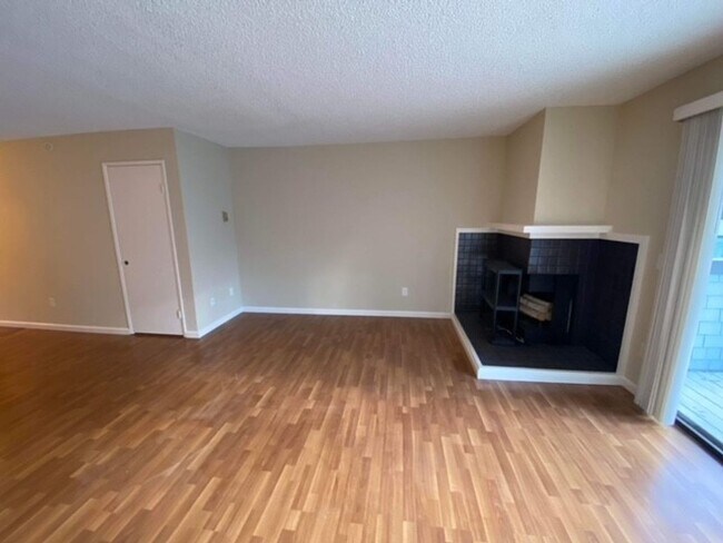 Photo - Sunny Townhouse in Lighthouse Cove