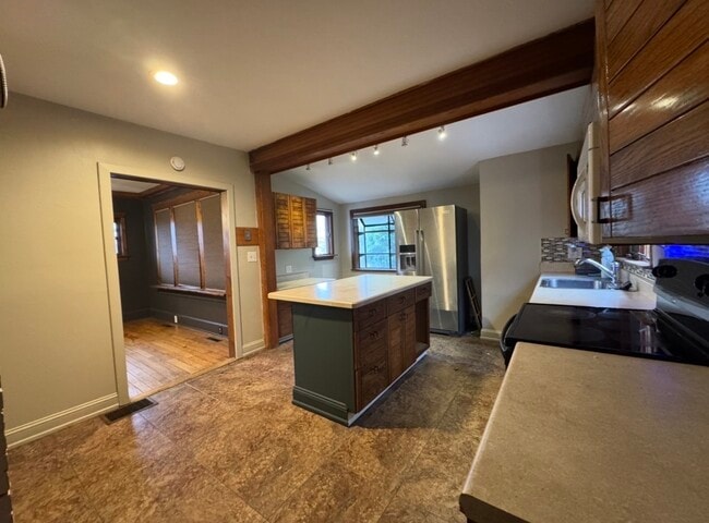 Photo - 13 Wawecus Hill Rd