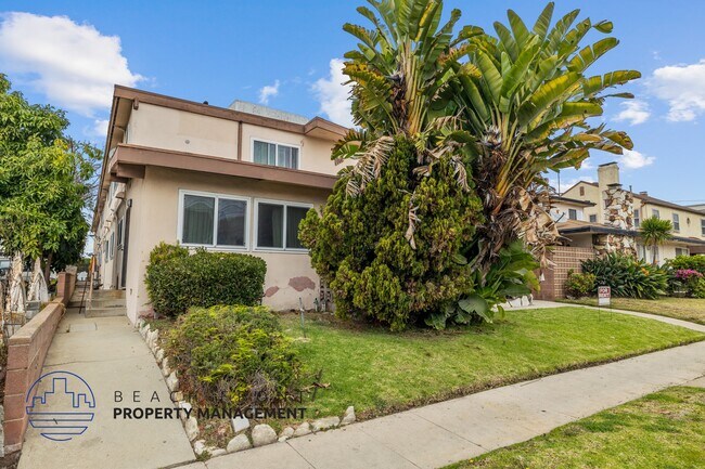 Photo - 211 E. Tamarack Ave.