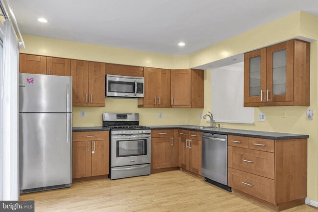 Photo - 7222 Lensfield Ct