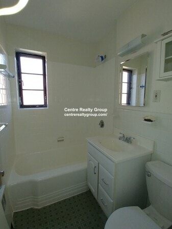 Building Photo - 69 Strathmore Rd Rental