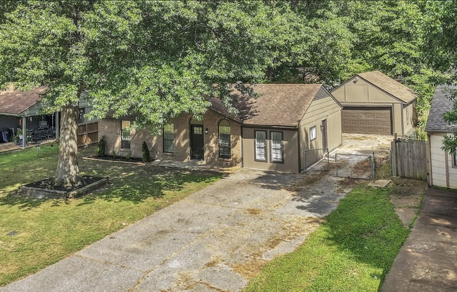 Photo - 2919 Normandy Dr