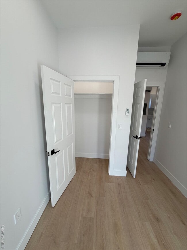 Photo - 554 Main St Unit 4