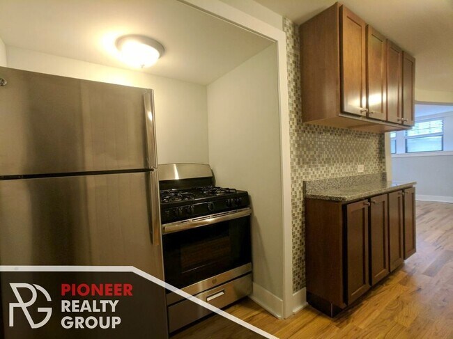 Photo - 4407 N Wolcott Ave Unit GDN