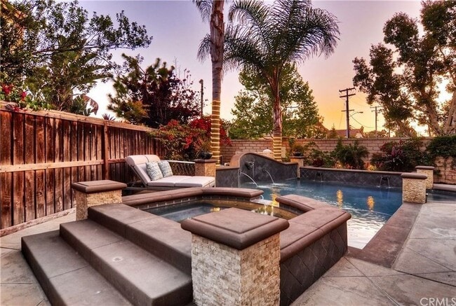 Photo - 325 Canal Wy