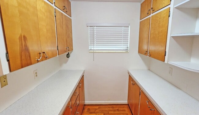 Photo - Wonderful 60s Throwback 2/2 on large corner lot with fenced yard