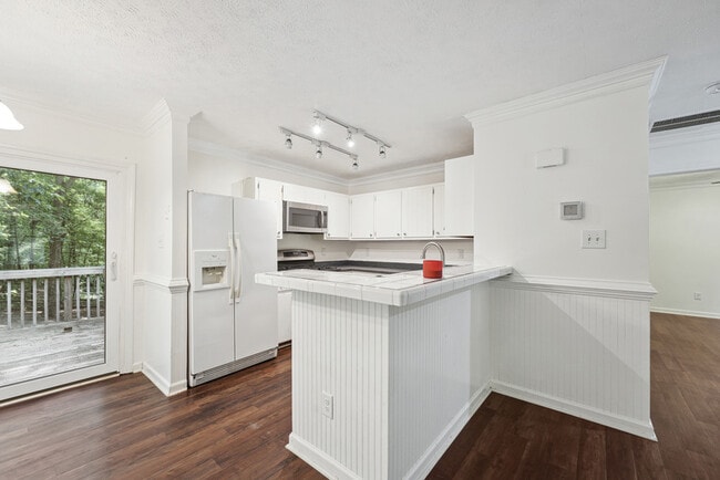 Photo - 2025 Shenandoah Rd