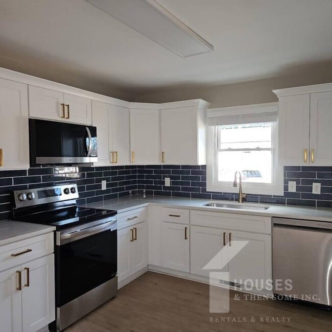 Photo - 511 Hampton Ave