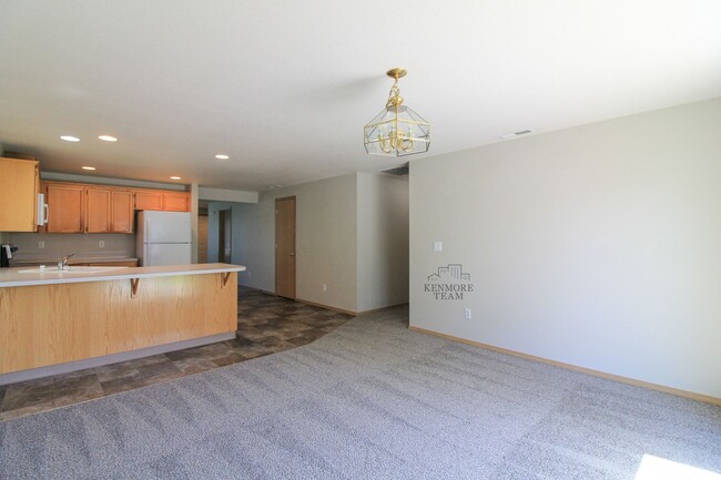 7704 Wrigley Dr