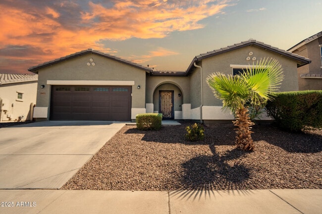 Building Photo - 18433 W Sunnyslope Ln Rental