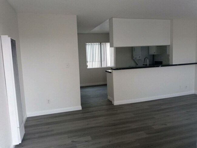 Photo - 11431 Cedar Avenue