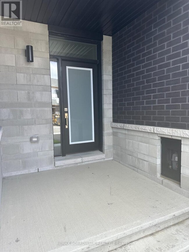 Photo - 228 Bristol Cres