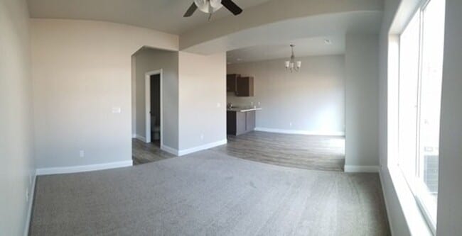 Photo - Move In Discount -3 bed 2.5 bath - Newer townhome in the heart of Cedar City