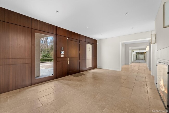 Photo - 121 Piping Rock Rd