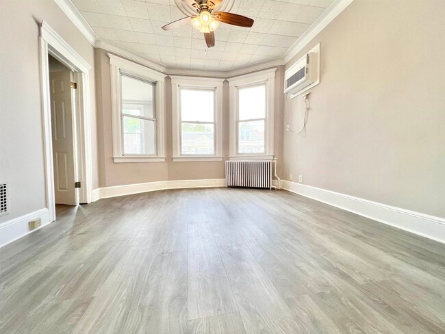 Photo - 91 W 16th St