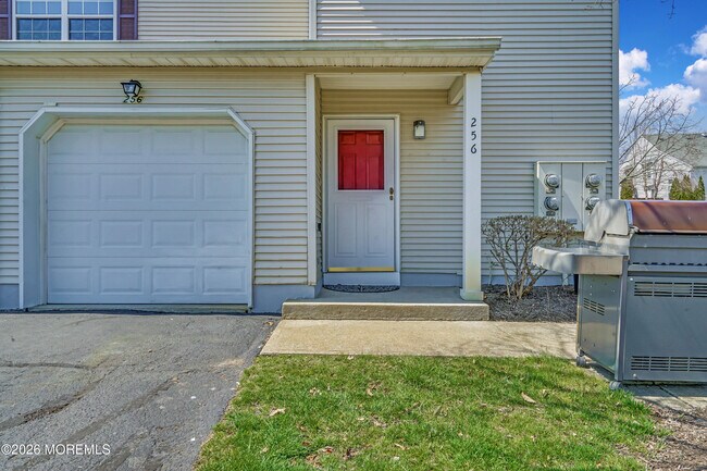 Photo - 256 Tennis Ct