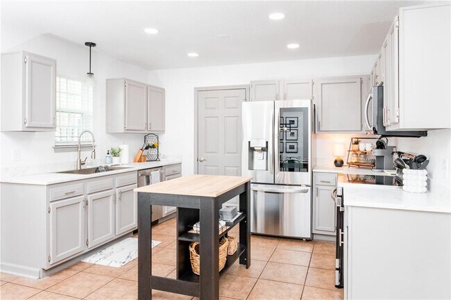 Photo - 1975 W Deane St