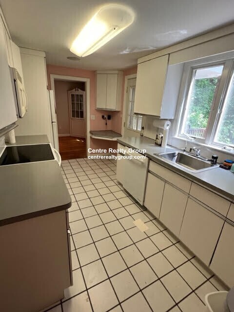 Photo - 98 Atwood Ave Unidad 1