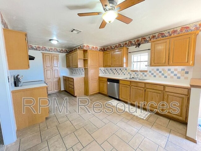 Photo - 12401 SW 4th St