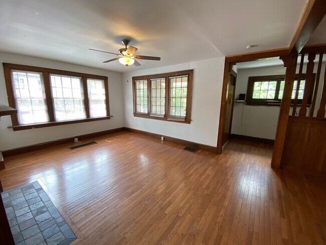 24-26 W Patterson Ave