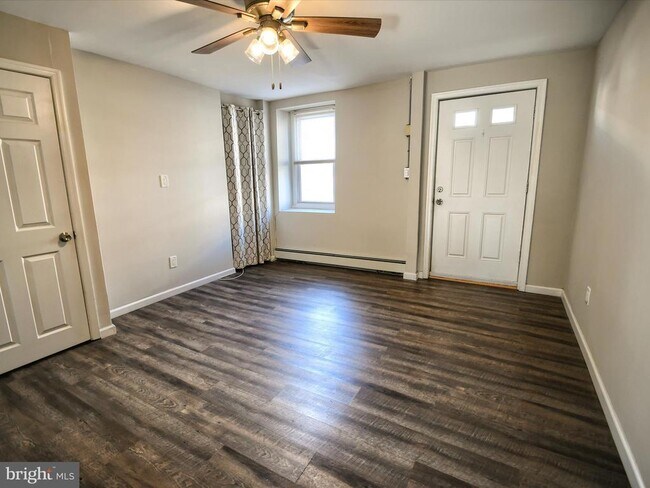 Photo - 24 W Front St