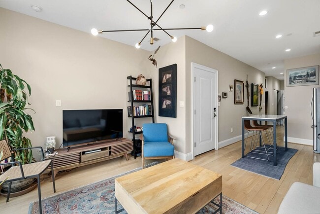 Photo - Mt Vernon Square Penthouse Condo Unit 4