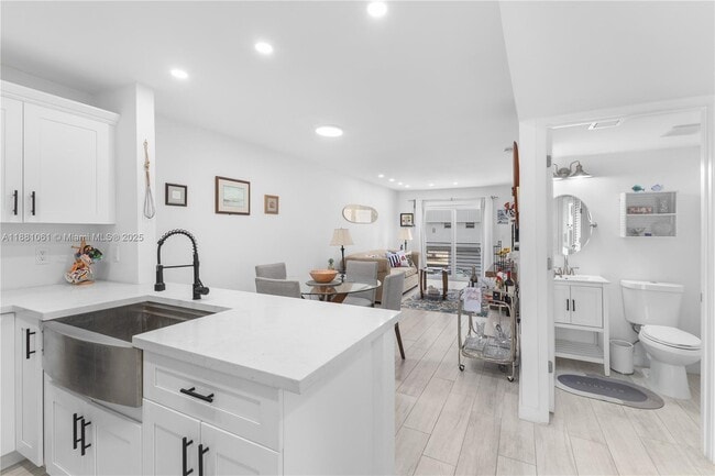 Building Photo - 1033 Lenox Ave. Unit 205 Rental