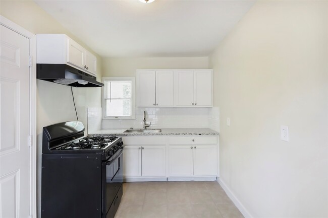 Photo - 9418 Bertwood St