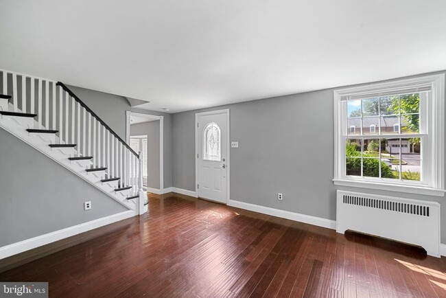Photo - 21 Pickwick Ln
