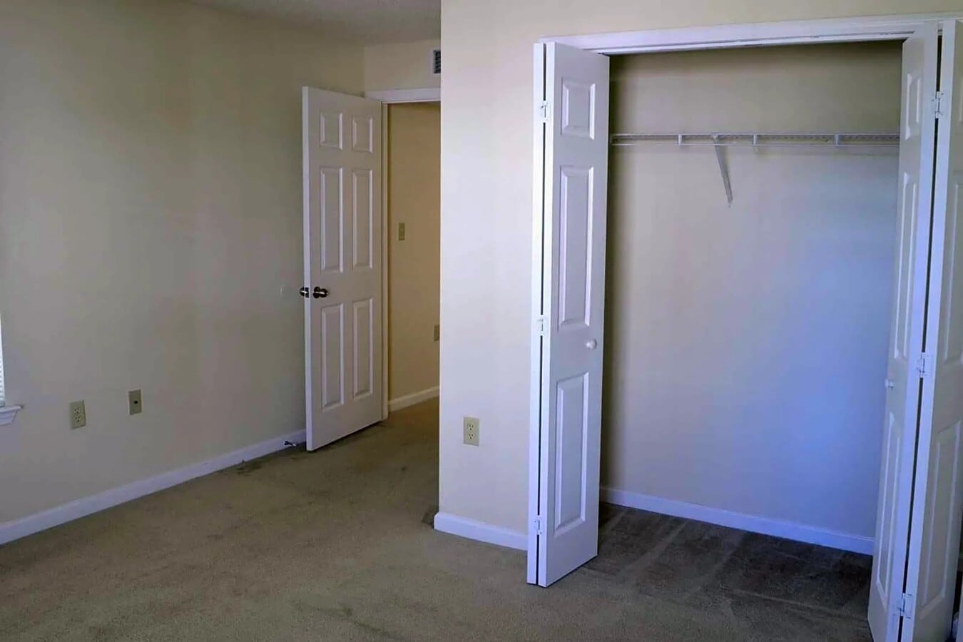 Photo - 320 S Jackson St