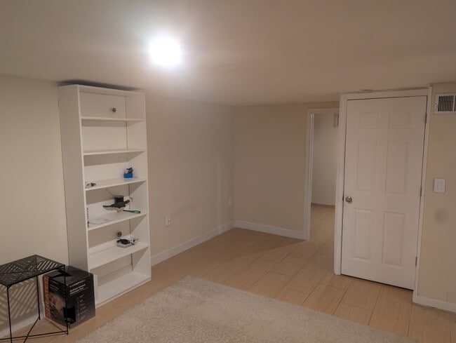 Photo - 4217 Ivy Glen Rd Unidad Basement Suite