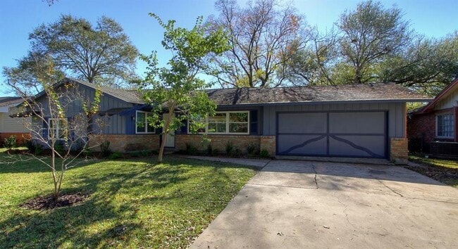 Building Photo - 5611 Arboles Dr Rental