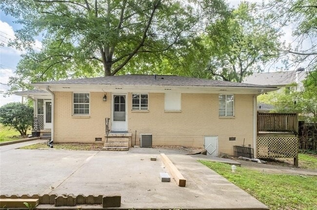 Photo - 1401 Briarwood Rd NE