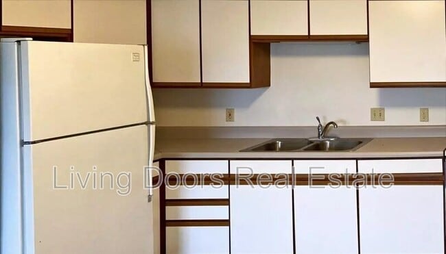 Building Photo - 605 S Washington St Unit #12