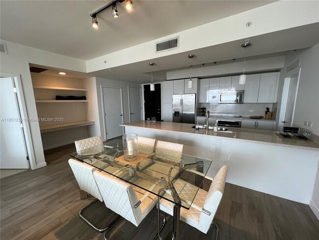 Photo - 999 SW 1st Ave Unidad 2905