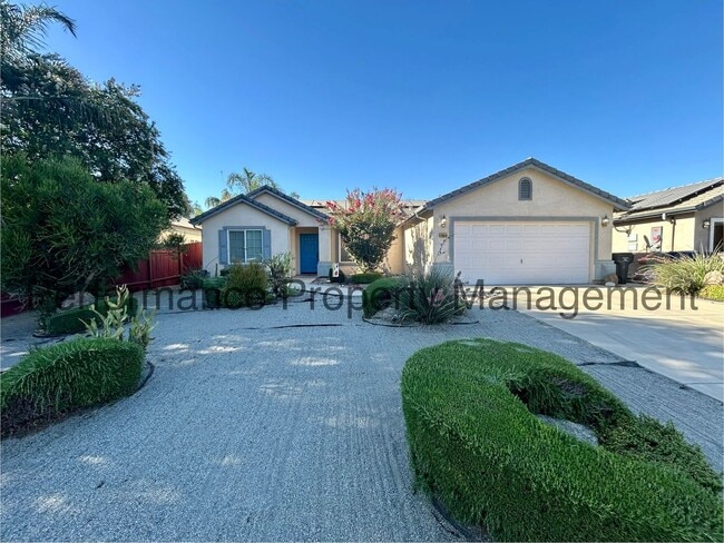 Building Photo - Stunning 3 Bed/2 Bath NW Bakersfield Home ...