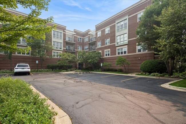 Building Photo - 300 E Church St Unit 307