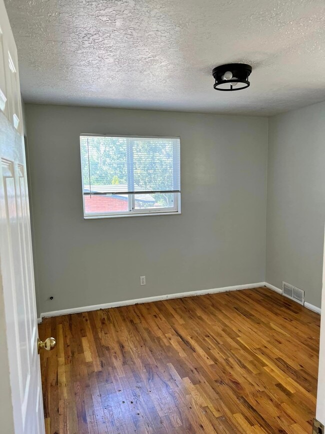 Sala de reuniones 2280.JPG - 971 Bel Mar Dr Unidad A