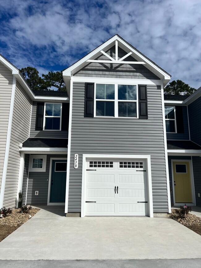 Photo - 243 Christiana Ln