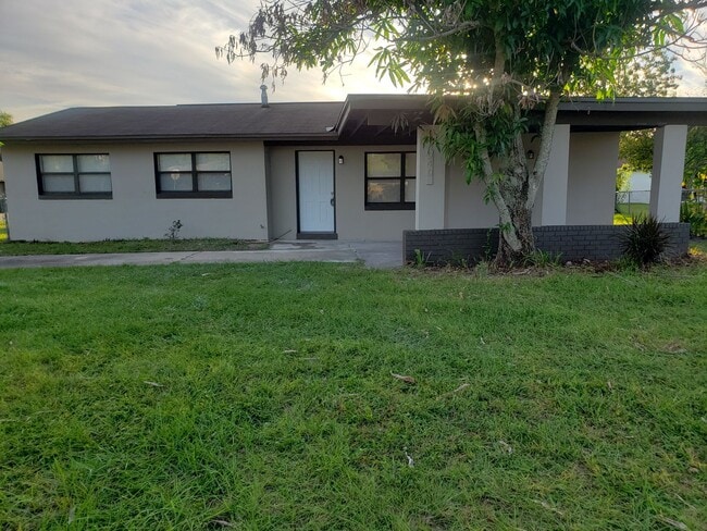 Building Photo - 3 bedroom 2 bath home