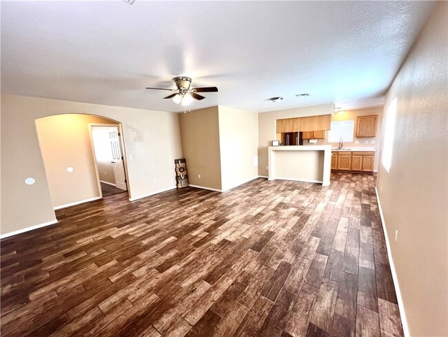 Photo - 848 Roadrunner Dr
