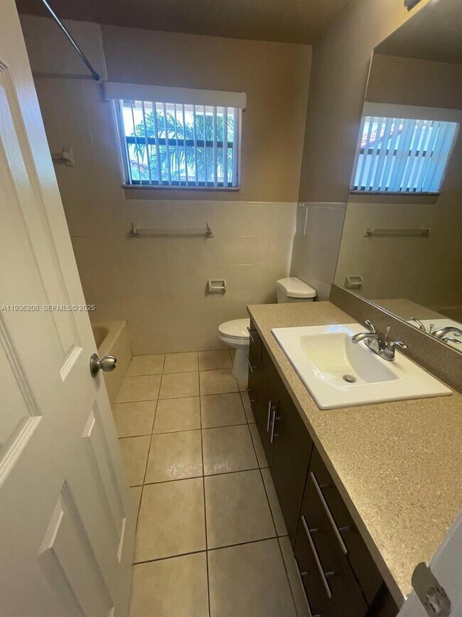 Photo - 1400 San Remo Cir