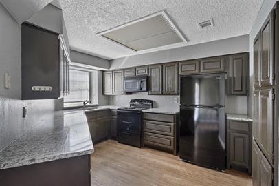 Photo - 804 Custer St