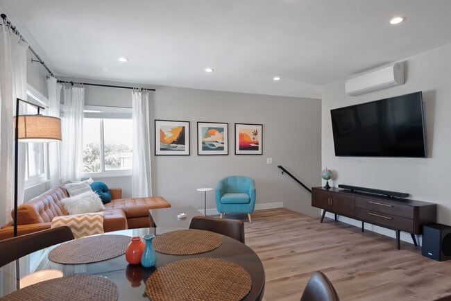 Photo - 617 Loma Dr Unit 617