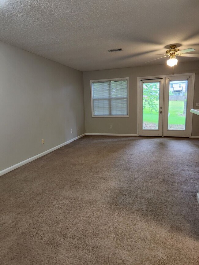 BRIARWOOD WEST!!! New Flooring!!! New Kitc... Rental For Rent in