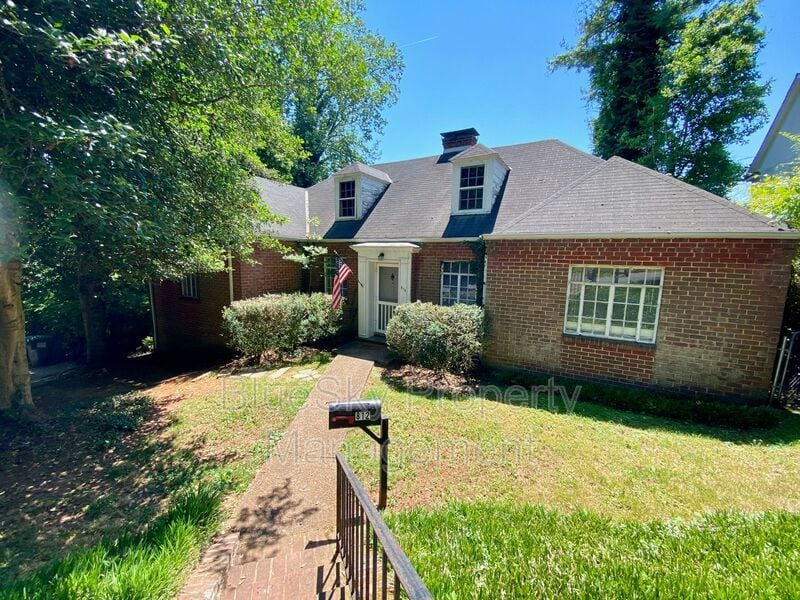 Photo - 812 Cabell Avenue