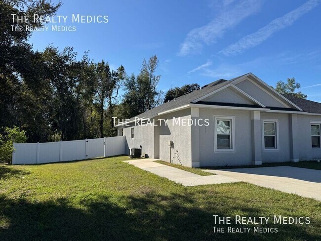 Photo - 1999 Marshall St