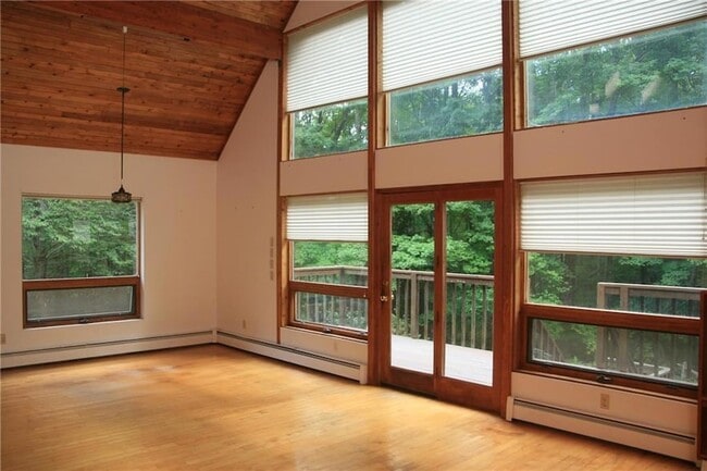 Photo - 225 Brigham Tavern Rd